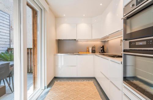 Vogelzang Casa | Luxurious, updated, warm & stunning Home terraces