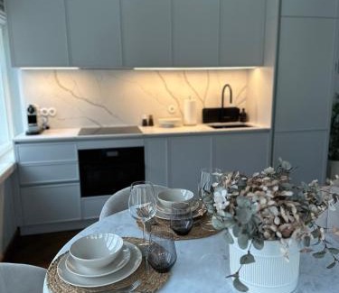 Old Town Apartamento | Luxurious Vallikraavi apartment with Sauna, free parking