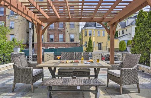 North Bergen Casa | Luxurious Victorian Home Steps to County Park