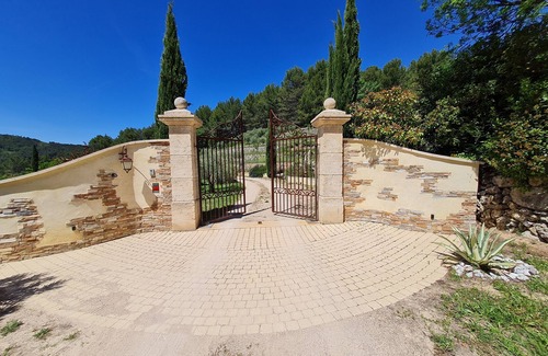 Auriol Villa | luxurious villa 200M2on land 8000m2 NOT OPPOSITE very quiet near beaches
