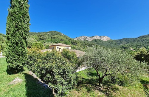 Auriol Villa | luxurious villa 200M2on land 8000m2 NOT OPPOSITE very quiet near beaches