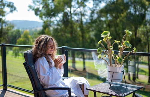 Yarra Glen Villa | Araluen Boutique Accommodation - Hilltop Spa Villa 1