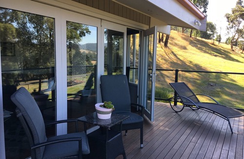 Yarra Glen Villa | Araluen Boutique Accommodation - Hilltop Spa Villa 1