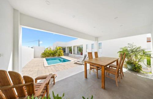 Koyari Apartamento | Luxurious villa in Noord, Aruba