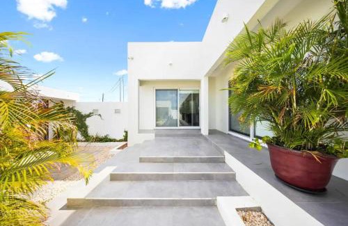 Koyari Apartamento | Luxurious villa in Noord, Aruba