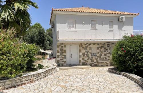 Pylos-Nestoras Villa | Luxurious Villa in Peloponnese with Swimming Pool