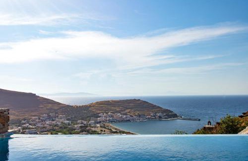 Korissia Villa | Luxurious Villa Lune with a swimming pool and a fantastic sea and sunset view