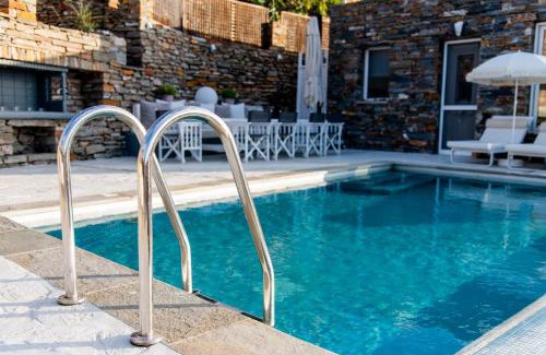 Korissia Villa | Luxurious Villa Lune with a swimming pool and a fantastic sea and sunset view