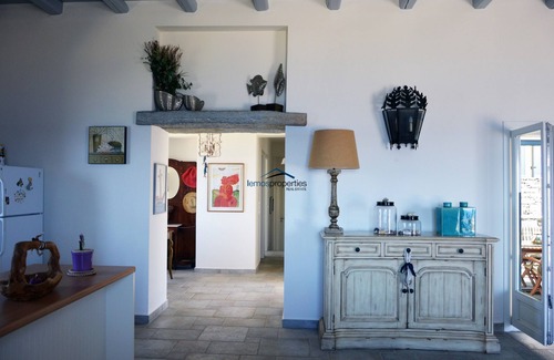 Kea Villa | Lujosa villa en primera línea de mar con piscina y acceso directo al mar.