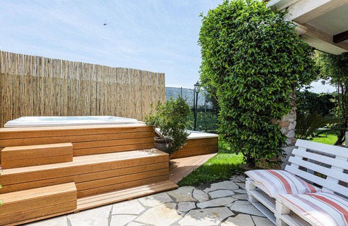 Fregenae Villa | Lujosa villa, outdoor Jacuzzi minipool, indoor whirlpool, sauna, chimenea