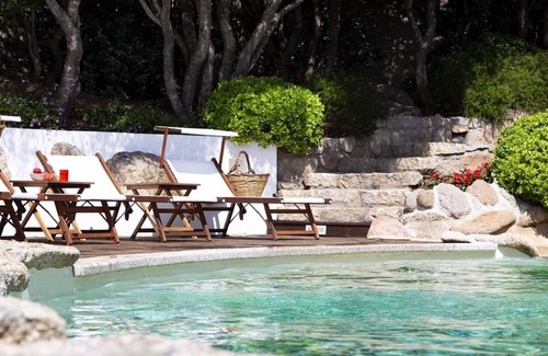 Punta Sardegna Villa | Lujosa villa "Porto Rafael puesta de sol" con vistas al mar, piscina, aire acondicionado y jardín