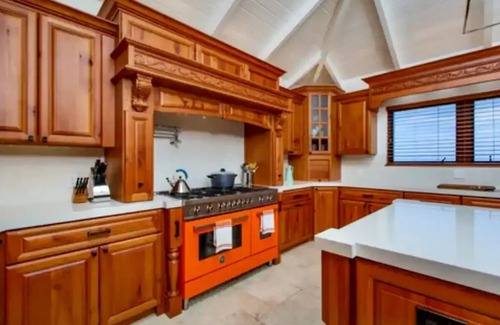 Testman Casa | Luxurious Villa Upstairs Level with Pool