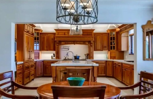 Testman Casa | Luxurious Villa Upstairs Level with Pool