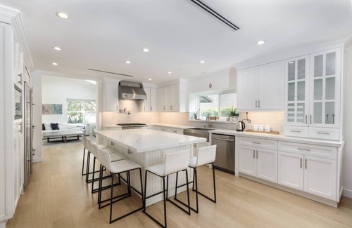 Woodland Hills Casa | Luxurious Villa W/ Pool, Spa, outdoor kitchen!