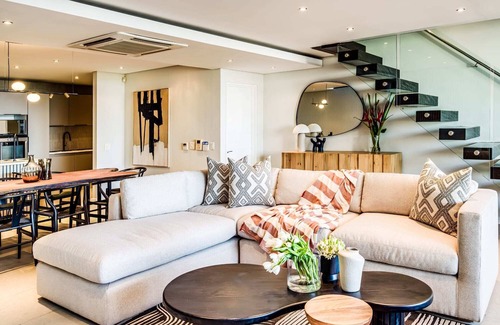 Green Point Villa | Luxurious Villa w Sea & City Views Splendor Views