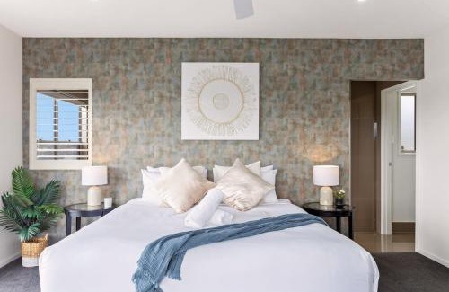 Birtinya Casa | Luxurious Waterfront Paradise Stunning Views