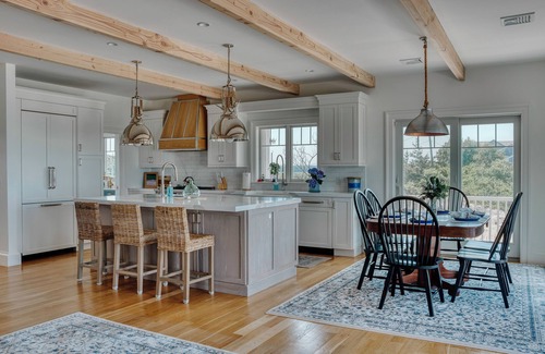 East Sandwich Casa | Luxurious Waterfront Beach House with Breathtaking Views and Private Beach