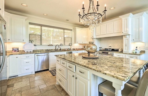 Iuka Casa | Luxurious Waterfront Home on Pickwick Lake!