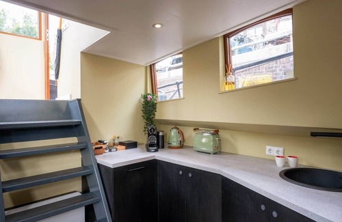 Amsterdam City Centre Alquiler De Eote | Luxurious wellness houseboat - Captains Cabin