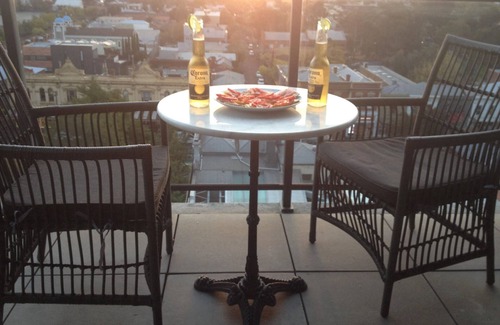 South Yarra Apartamento | Lujosas, excelentes vistas de la ciudad. Wi-Fi gratuito y estacionamiento