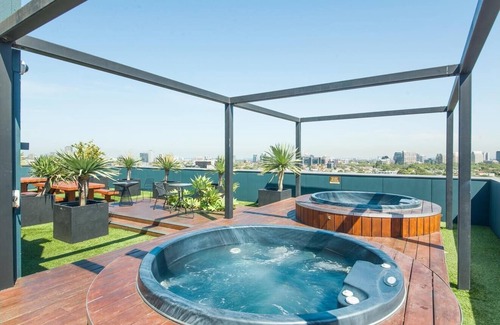 South Yarra Apartamento | Lujosas, excelentes vistas de la ciudad. Wi-Fi gratuito y estacionamiento