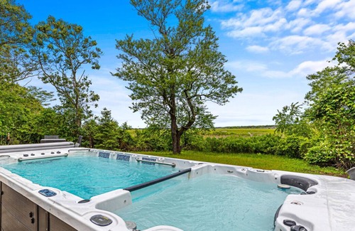 Yarmouth Port Casa | Luxurious Yarmouth Port Home with Superb Views and Swim Spa: 066-Y