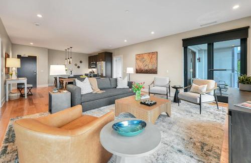 Downtown Asheville Casa | Luxuriously Redecorated
