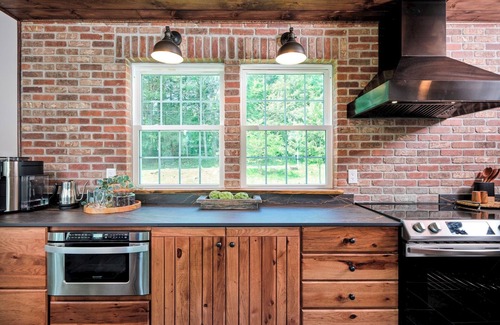 Cresco Casa | Luxuriously Restored Farm Cabin