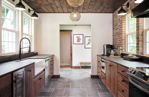 Cresco Casa | Luxuriously Restored Farm Cabin