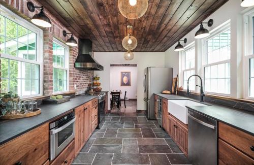 Cresco Casa | Luxuriously Restored Farm Cabin
