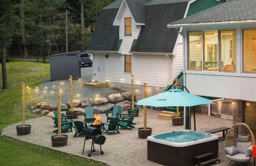 Cresco Casa | Luxuriously Restored Farm Cabin