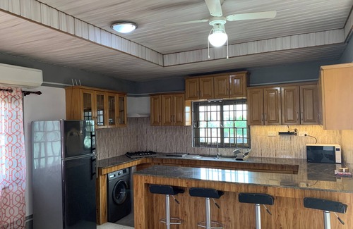 Ngleshi Amanfro Casa | Luxury 1 Bedroom Ensuite house in Galilea Amanfro