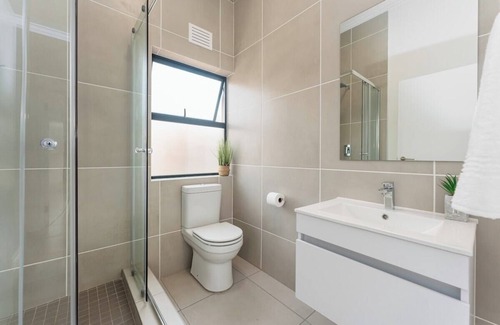 Ballito Apartamento | Luxury 1 - Bedroom Upper Floor Apartment