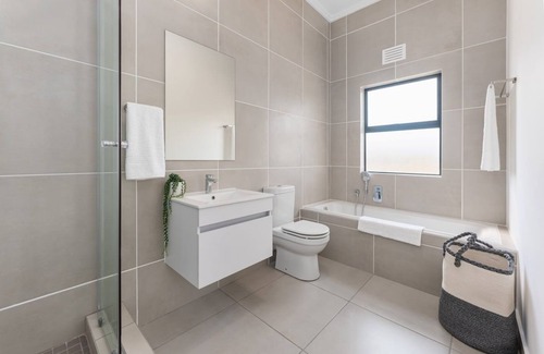 Ballito Apartamento | Luxury 1 - Bedroom Garden Apartment