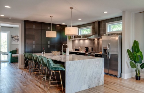 Hadley - Washington Casa | Luxury 10-Bed Home w/ HUGE Rooftop & Game Room!