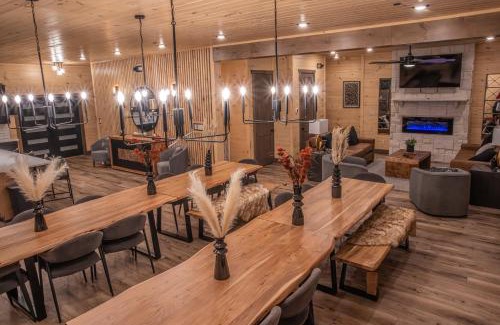 Sevierville Casa | Luxury 12-Bedroom Cabin with Indoor Pool, Hot tub & Movie Theater, Sleeps 36