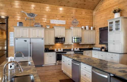 Gatlinburg Cabina | Mega Vistas, Cabaña de lujo, 11,000 Sq. Ft., Teatro, Arcade de golf y más Plazas 86