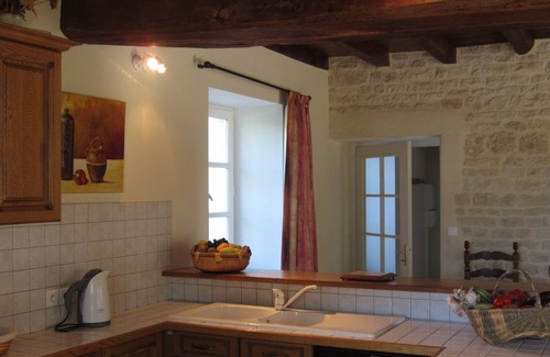 Coivert Casa | Lujosa casa de piedra renovada del siglo XVIII en el corazón de la campiña francesa.