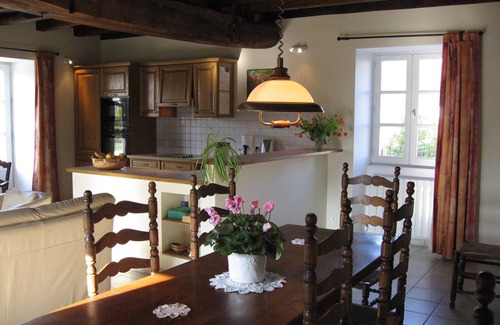 Coivert Casa | Lujosa casa de piedra renovada del siglo XVIII en el corazón de la campiña francesa.