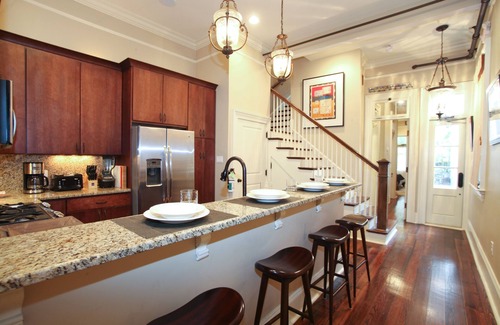 Faubourg Marigny Cama Y Desayuno | 1830 de lujo victoriana Marigny Jewel - Old Is Now Moderno elegante y hermosa