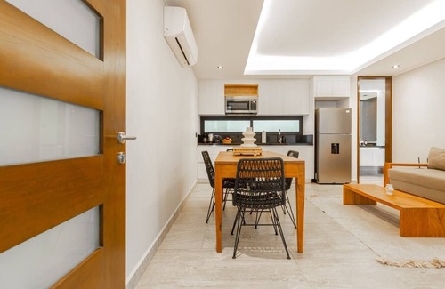 Tohoku Apartamento | Luxury 1BD Condo 3 blk from 5th Ave W/PoolandParking