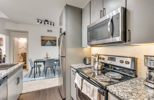 McNeil Apartamento | Luxury 1Bedroom Apt with Pool