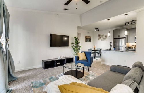McNeil Apartamento | Luxury 1Bedroom Apt with Pool