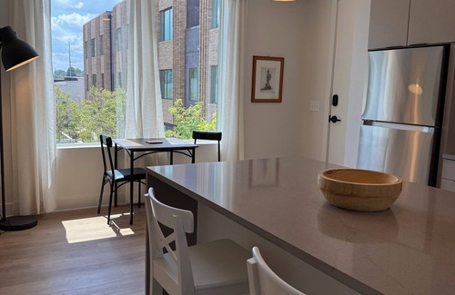 Inglewood Condominio | Luxury 1BR/1BA, 12 Mins to Broadway