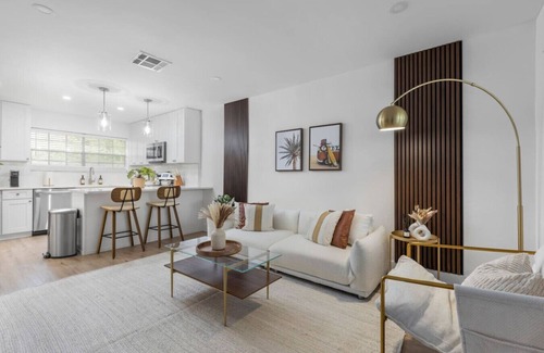 Tampa Apartamento | Luxury 1BR in amazing Location FREE parking &crib