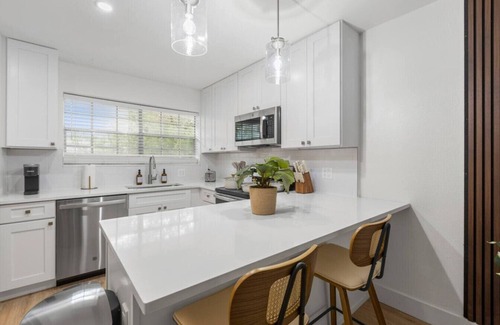 Tampa Apartamento | Luxury 1BR in amazing Location FREE parking &crib