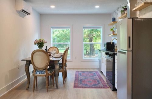 Parkridge Apartamento | Luxury 1BR, Sleeps 4, Walk to stadium/downtown, Full kitchen, W/D