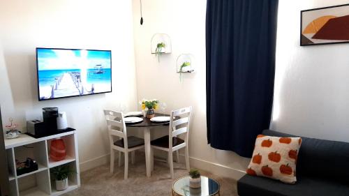 Downtown Apartamento | Luxury 1BR Suite Bakersfield California