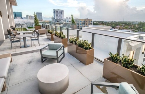 Flagler Village Apartamento | LUXURY 2/2 DOWNTOWN FORT LAUDERDALE NEAR LAS OLAS (ROOFTOP POOL)