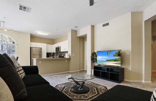 Anaheim Resort Apartamento | Luxury 2-BD/BA Apt! 5 Mins to Disney ! Angel Stadium! Honda Center! The Outlets!